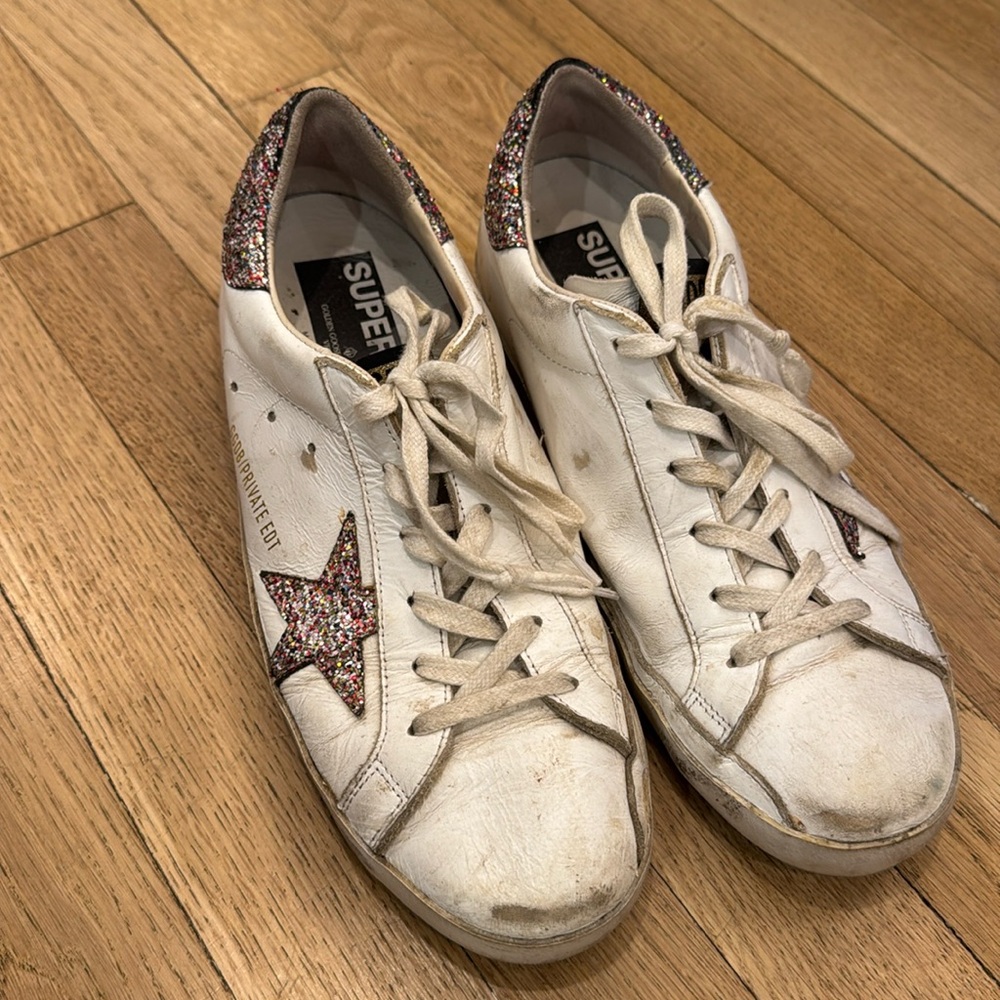 Golden goose with multi color glitter star and back
